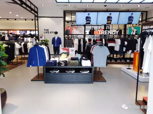如何为你的男装品牌选择一个独特的商标logo?这不仅关系到品牌的识别度,还影响着消费者的购买决策。让我们一起探讨这个关键问题。